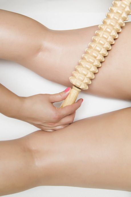 Massagebehandlung im Kosmetikstudio in Zürich Oerlikon für strahlende Haut.